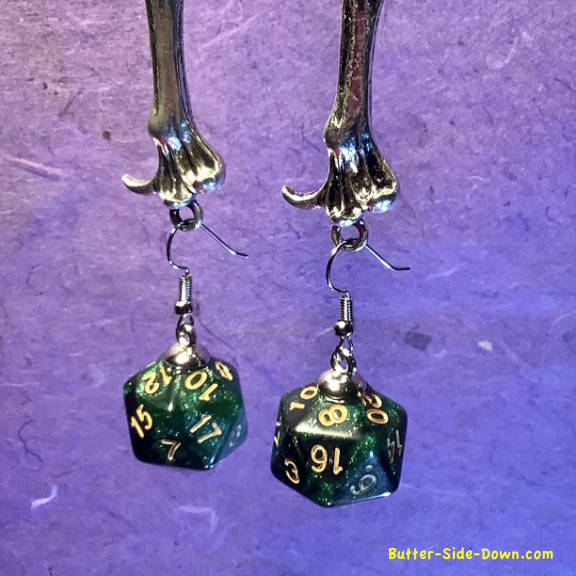 Dungeon Dice Earrings Icosahedron Green-Black