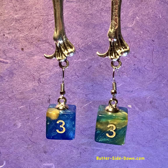 Dungeon Dice Earrings Normal Cubic Blue Green