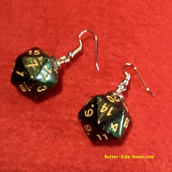20 Sided Dungeon Dice Earrings Icosahedron Green-Black